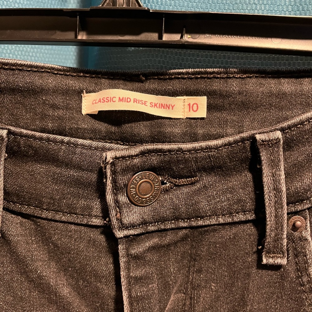 Levis Denim - Picture 2 of 4